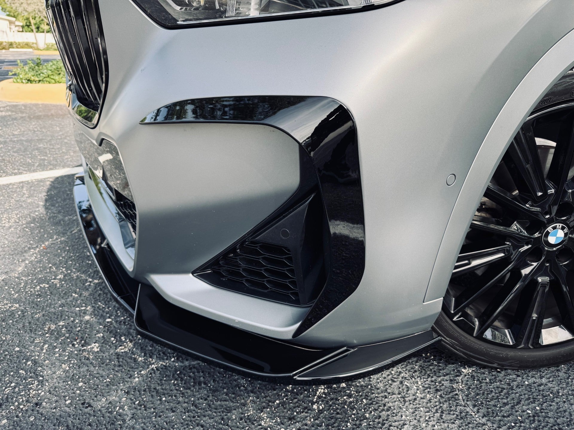 Gloss Black Front Lip Kit – BMW X1 U11 M Sport 2023+